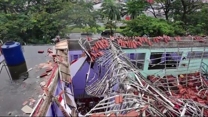 Detik-Detik Atap SMAN 2 Gunungputri Bogor Ambruk
