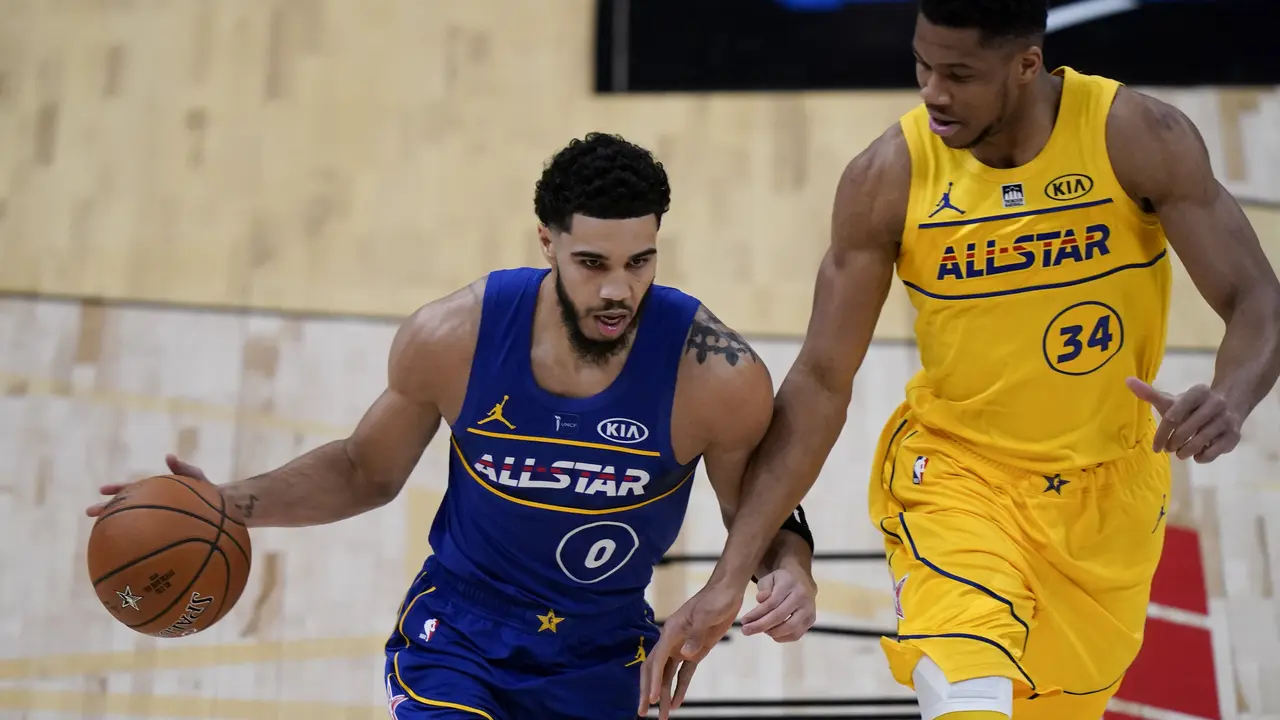 NBA All-Star 2021 : Tim LeBron Gilas Tim Durant
