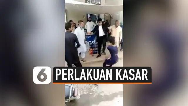 Viral di media sosial, seorang wanita diperlakukan kasar oleh sejumlah pengacara di Pakistan. Ia dipukul dan ditendang. Sementara, polisi hanya diam melihat kejadian tersebut.