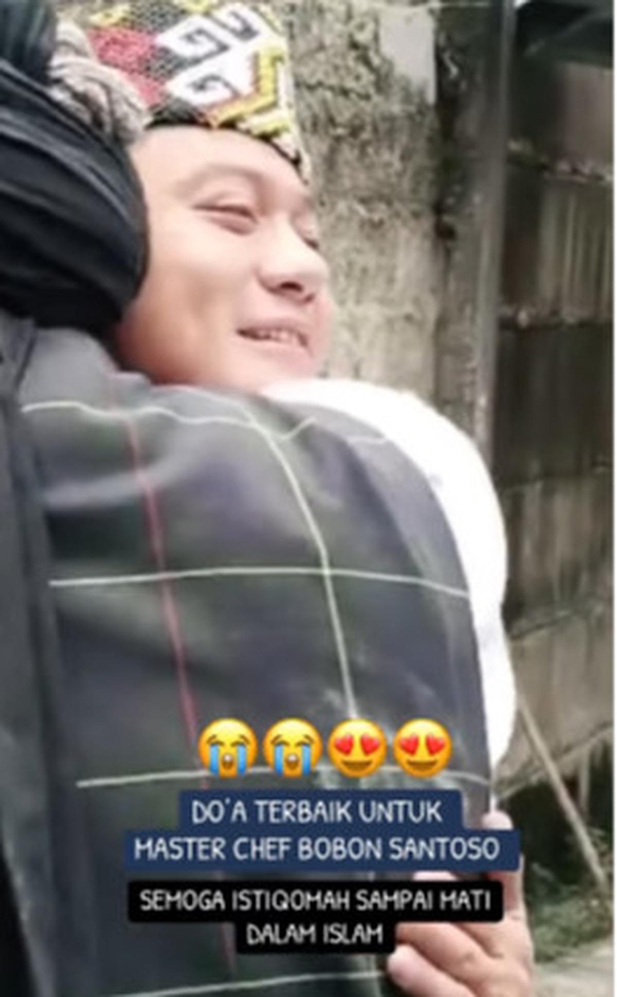Bobon Santoso Tahan Tangis Usai Jadi Mualaf