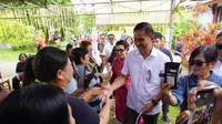 Lakukan Safari di Sejumlah TPS, Cawagub ADT Sempatkan Berdialog Langsung dengan Warga