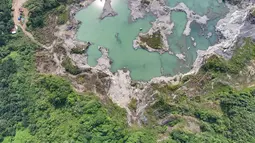 Suasana tambang batu dan pasir di kawasan Sudamanik, Gorowong, Parung Panjang, Kabupaten Bogor, Jawa Barat, tampak sepi pada Kamis (23/10/2025). (merdeka.com/Arie Basuki)