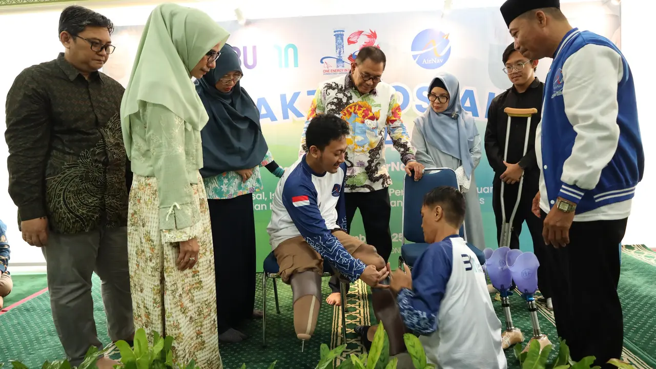 Puluhan pasangan suami istri (pasutri) yang mengikuti sidang isbat nikah yang digelar oleh AirNav Indonesia di Jalan Juanda, Karang Anyar, Neglasari, Kota Tangerang. (Istimewa)