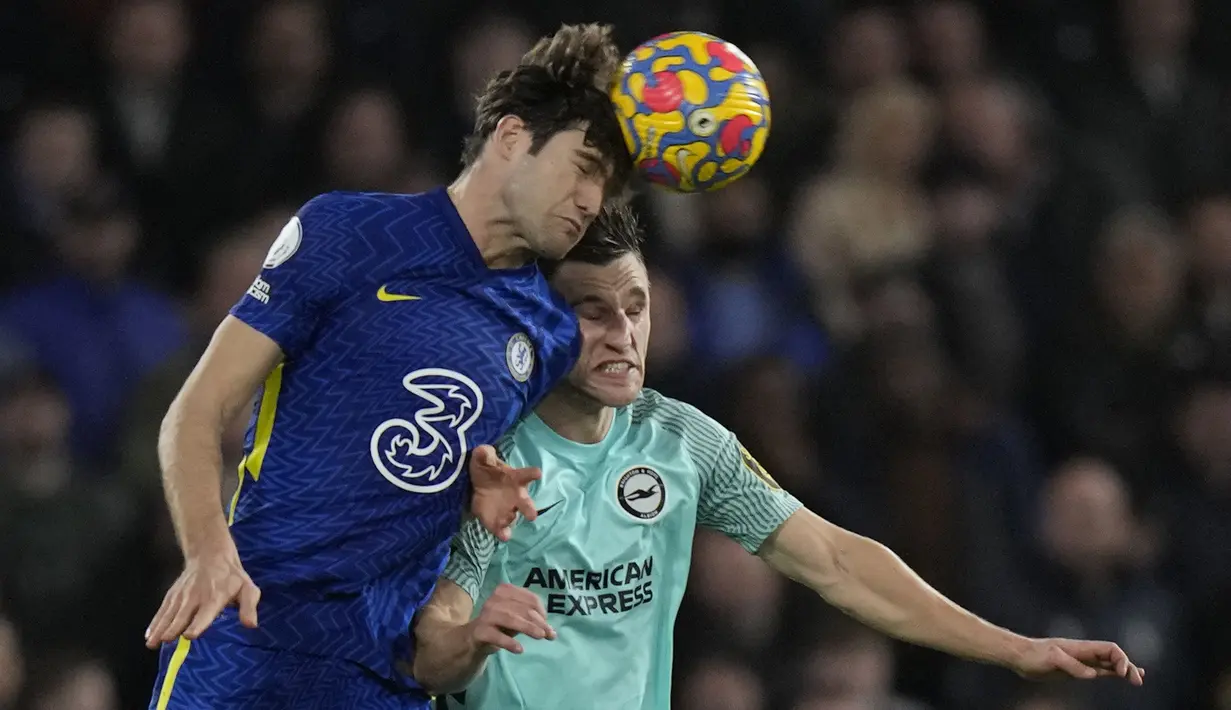 Kedua tim tak mampu memanfaatkan waktu yang tersisa. Laga pun berakhir imbang 1-1. Chelsea naik satu peringkat ke posisi dua dengan raihan 42 poin, sedangkan Brighton menempati posisi ke-10. (AP/Alastair Grant)
