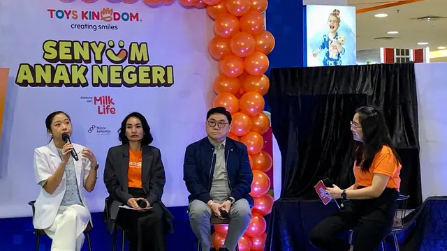 Sesi talkshow Konferensi Pers Launching Program Senyum Anak Negeri