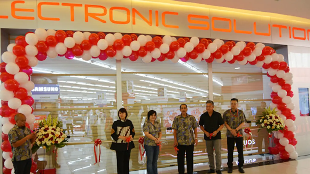 3 Maret 2017, Electronic Solution membuka kembali outlet yang berlokasi di Living World Lantai 1.