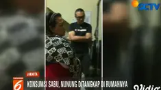 Selain Nunung, polisi juga menangkap suami Nunung, July Jan Sambiran dan seorang kurir narkoba Hadi Moherianto alias Heri.