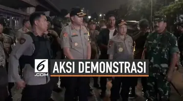 Kericuhan pecah saat massa gelar demonstrasi hari Rabu (25/9/2019) di sekitar gedung DPR. Kapolri dan Panglima TNI datangi pantau penanganan aksi demonstrasi di lokasi kejadian.