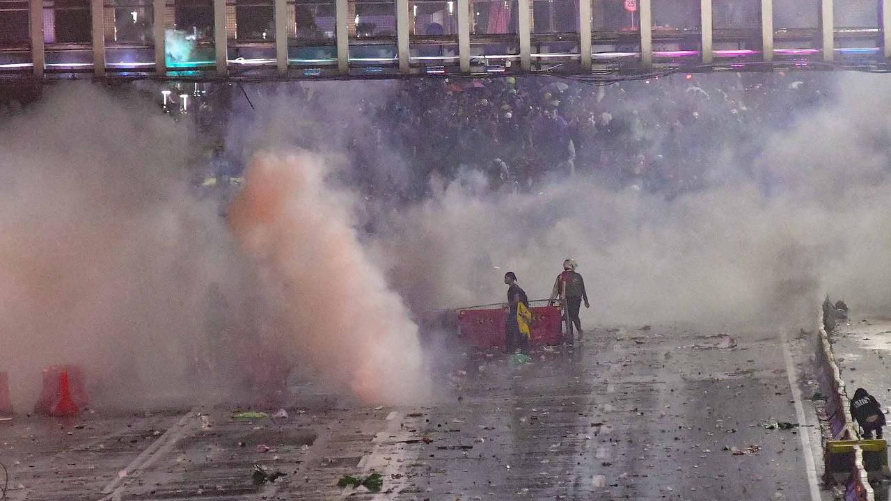 Gas Air Mata Berbahaya bagi Paru-paru, Dokter: Dapat Picu Sesak Napas dan Kematian