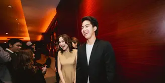 Terbaru, El Rumi terlihat mengajak Syifa untuk berkenalan dengan keluarga besarnya di sela-sela konser Dewa 19. [YouTube/Ahmad Dhani Dalam Berita].