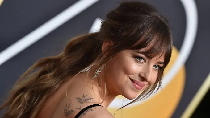 [Bintang] Dakota Johnson