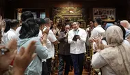 Seskab Teddy Sambut Pramono Anung Kembali ke Kantor Lamanya