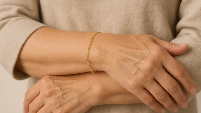 7 Model Gelang Emas Minimalis yang Bikin Ibu-ibu Usia 40 Tahun ke Atas Lebih Agar Terlihat Elegan