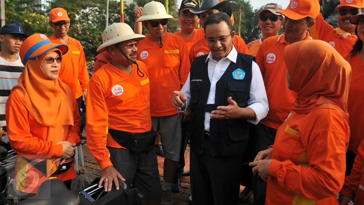 20160717-Di Car Free Day, Anies Baswedan Imbau Orangtua Antar Anak Hari Pertama Sekolah-Jakarta