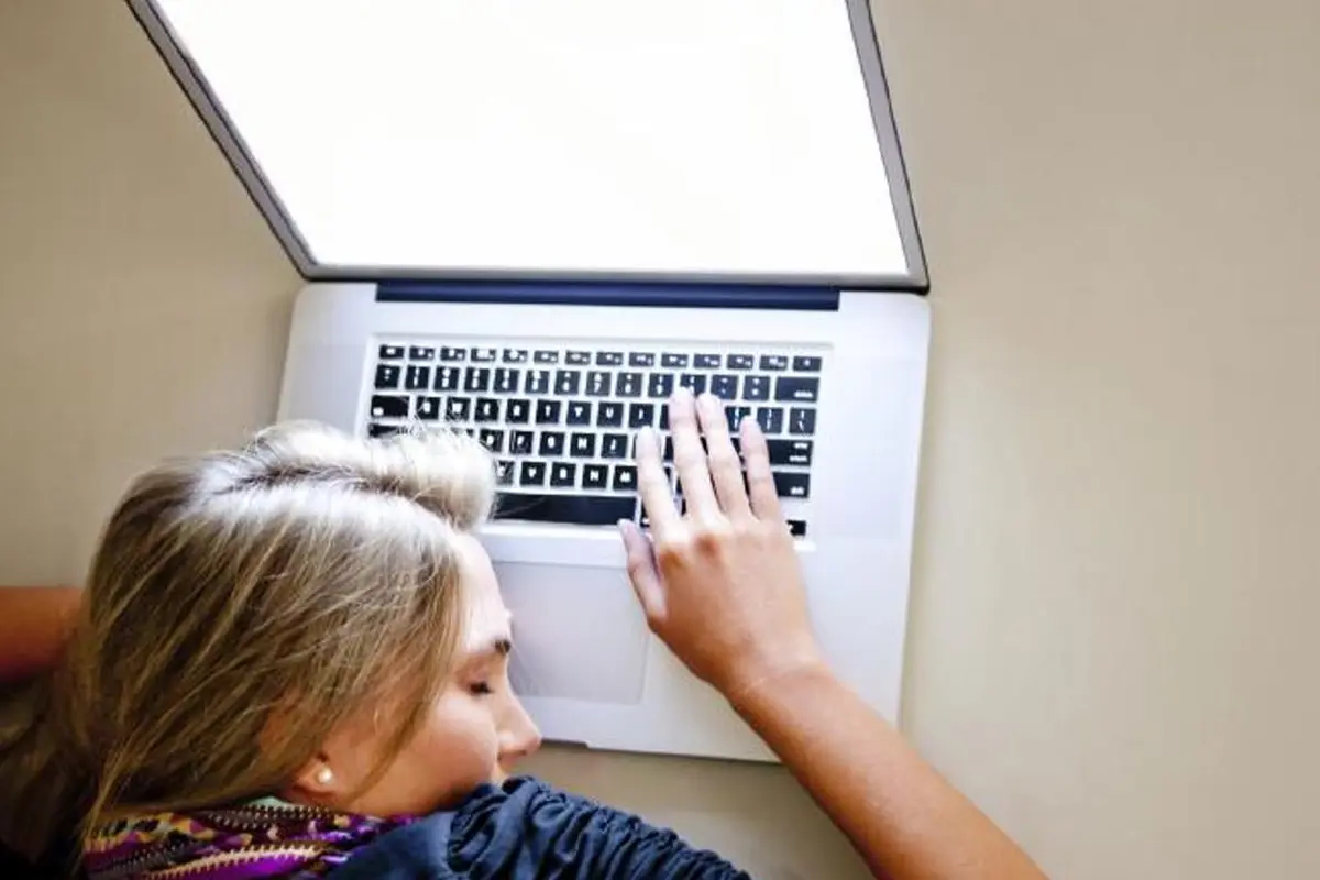 Perempuan Ini Belanja Online Rp 14 Juta Saat Tidur Nyenyak