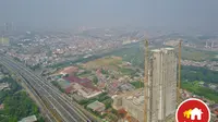 Pemandangan wilayah Jakarta Barat dilihat dari menara apartemen.