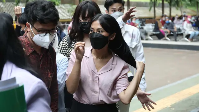 Tyna Kanna menghadiri sidang gugatan cerai perdananya terhadap Kenang Mirdad (Kapanlagi/ Bayu Herdianto)
