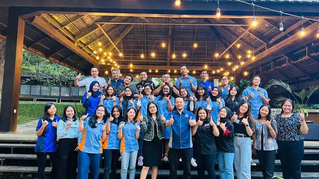 Guru SD yang Viral Bagi-Bagi Sepeda Kini Ajari Masyarakat Berwirausaha