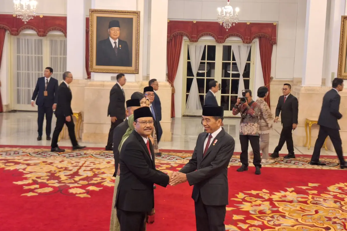Presiden Jokowi melantik Saifullah Yusuf atau Gus Ipul menjadi Menteri Sosial. (Lizsa Egeham).