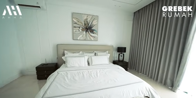 7 Potret detail kamar tidur Aura Kasih, gaya clean looks dan minimalis