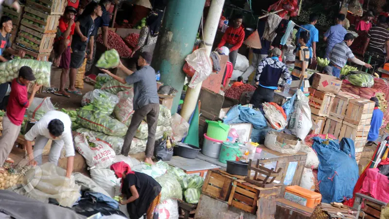 Penampakan Pasar Induk Kramat Jati Jelang Ramadan
