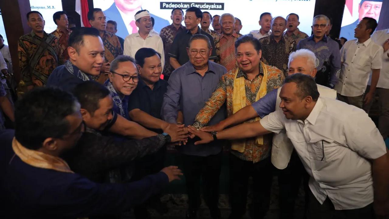Prabowo mengaku bukan hanya terhibur tapi juga tersanjung dengan sambutan dari Partai Demokrat. Khususnya dengan lagi yang dipersembahkan oleh SBY.&nbsp;