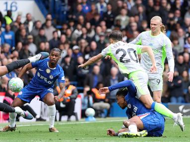 Manchester City berhasil memetik kemenangan saat bertandang ke markas Chelsea dalam laga lanjutan Liga Inggris 2025/2026 di Stamford Bridge, Londong, Inggris, Minggu (12/04/2026). (AP Photo/Ian Walton)