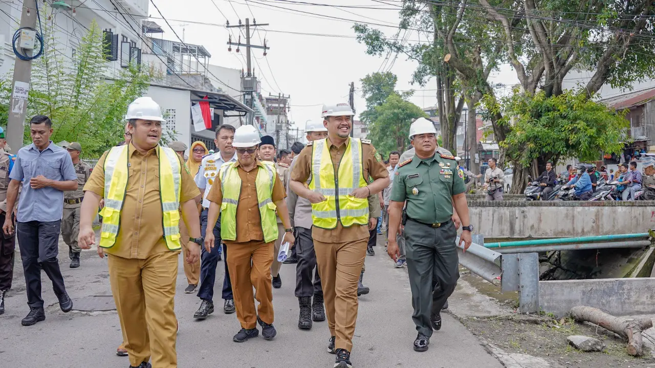 Bobby Nasution Instruksikan Pelebaran Parit Emas Jalan Sampali