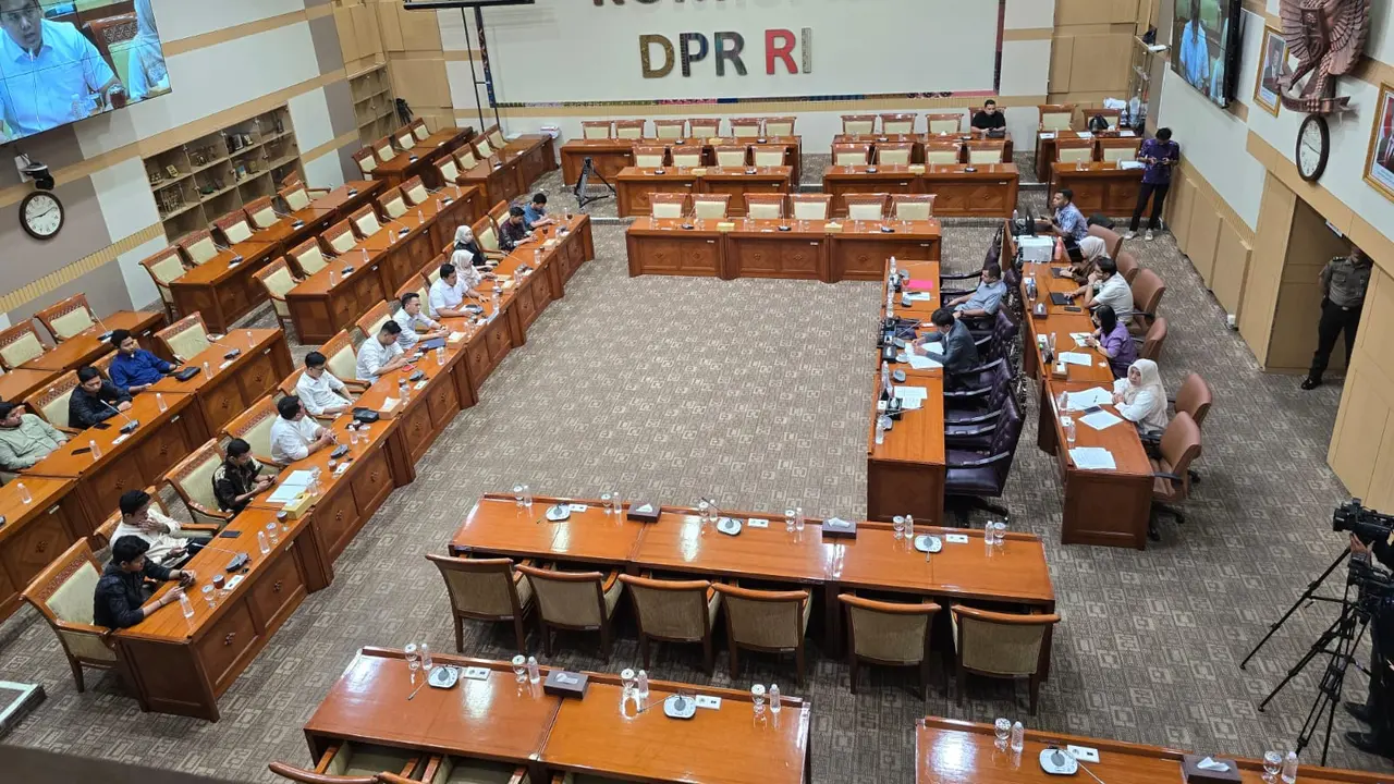 Aliansi Mahasiswa Nusantara (AMAN) menggelar Rapat Dengar Pendapat Umum (RDPU) dengan Komisi III DPR RI di Komplek Parlemen Senayan, Jakarta, Rabu (15/10/2025) (Istimewa)