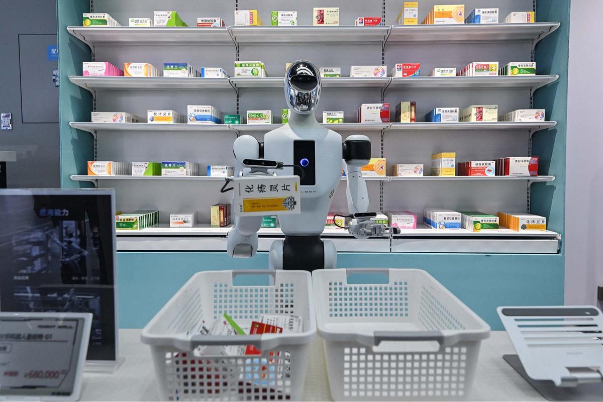 FOTO: Begini Penampakan Robot Mall Pertama Dunia di Beijing