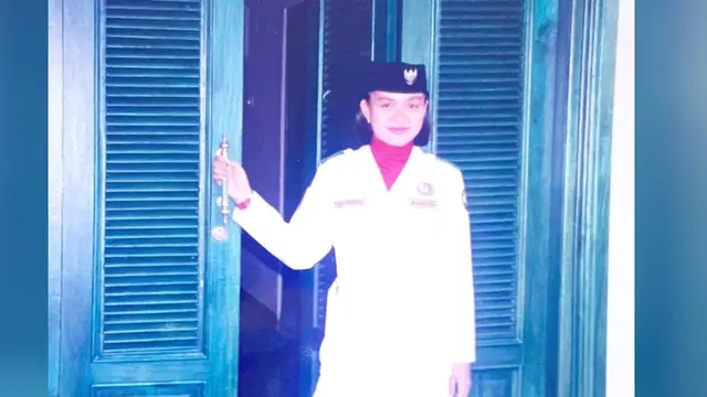 Unggah Potret Masa Sekolah, Ini 8 Potret Lawas Vicky Shu yang Curi Perhatian