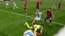 Lionel Messi mencetak gol kedua Argentina melewati Mostafa Shoubir dalam pertandingan babak 16 besar Piala Dunia 2026 antara Argentina dan Mesir di Atlanta Stadium pada 7 Juli 2026 di Atlanta, Georgia. (Elsa/Getty Images/AFP ELSA / GETTY IMAGES NORTH AMERICA / Getty Images via AFP)