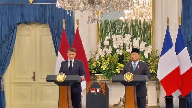 Presiden Prabowo Subianto usai melaukan pertemuan bilateral dengan Presiden Prancis Emmanuel Macron di Istana Merdeka Jakarta, Rabu (28/5/2025). (Liputan6.com/Lizsa Egeham)