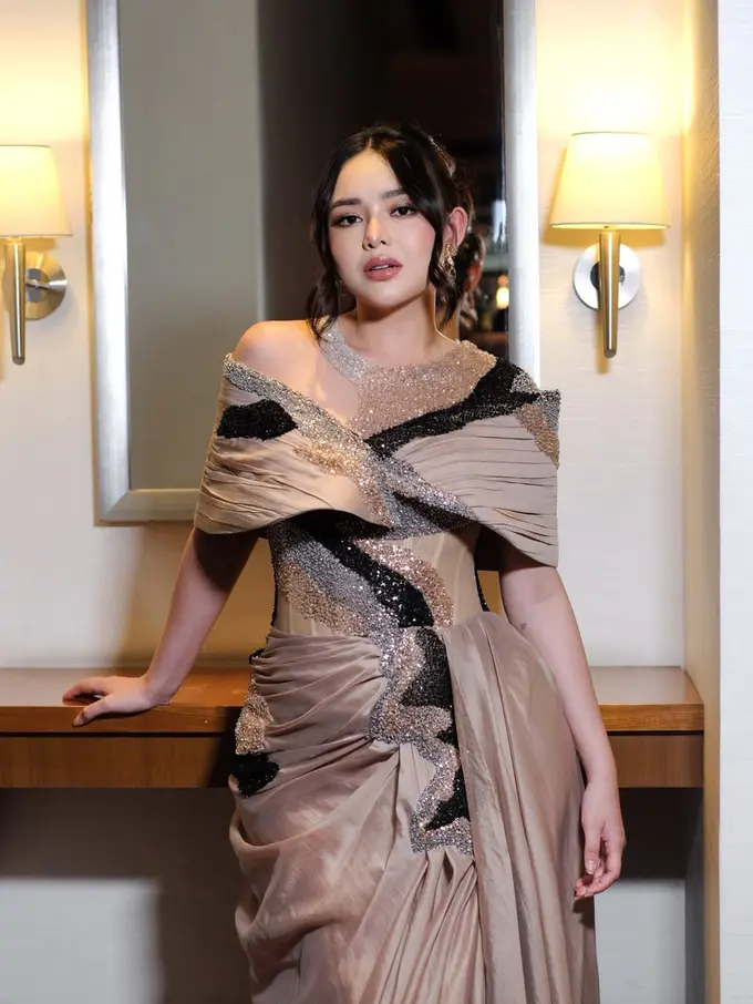 Gaya Bumil Amanda Manopo di Premiere Film “Dusun Mayit”, Pancarkan Pregnancy Glow Dipulas Glam Makeup Look