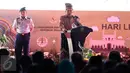 Wapres Jusuf Kalla (JK) memberikan sambutan pada puncak peringatan Hari Lingkungan Hidup Sedunia Tingkat Nasional tahun 2016 di Kabupaten Siak, Riau, Jumat (22/7). "Go Wild for Life" menjadi tema acara ini. (Liputan6.com/Faizal Fanani)