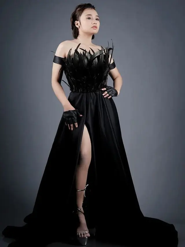 7 Pemotretan Terbaru Aulia DA Bertajuk The Queen of Darkness Ini Curi Perhatian