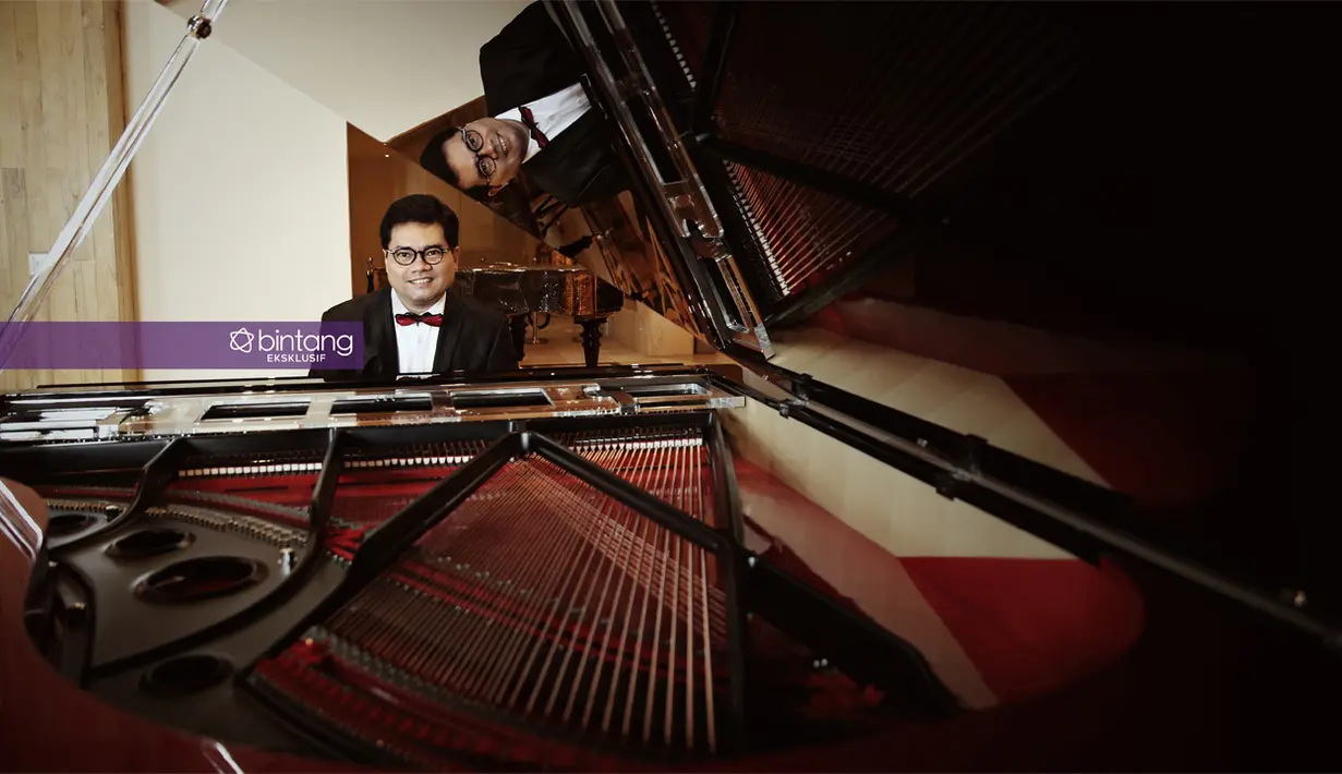 Mendekatkan anak-anak Indonesia dengan musik, itulah yang digagas oleh Ananda Sukarlan lewat project yang diberinama CHARM (Children in Harmony). Bahkan, programnya itu disambut baik oleh pemerintah. (Bambang E. Ros/Bintang.com) 