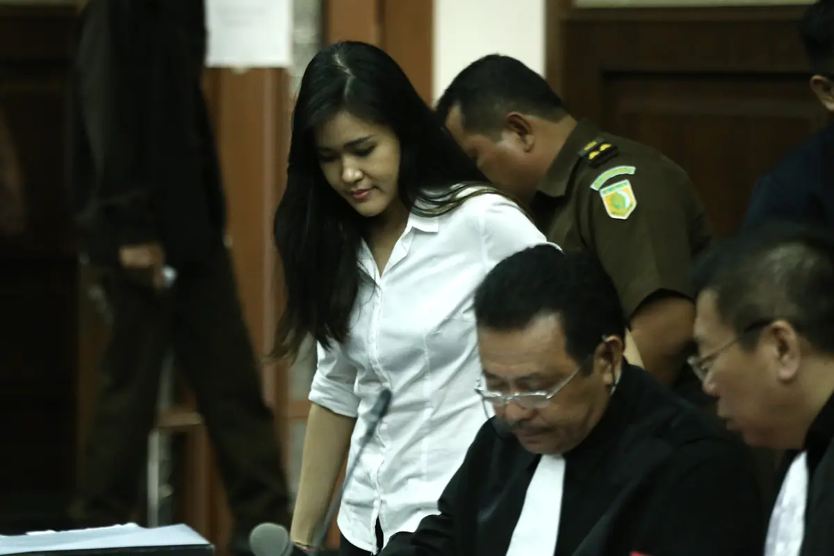 [Bintang] Diisukan Terlibat Pidana, Saksi Ahli Kubu Jessica Dipertanyakan