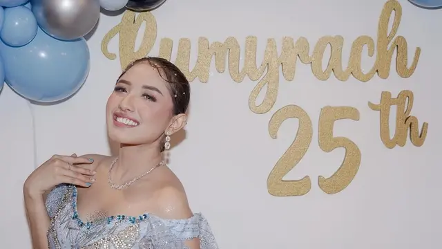 Ikuti Jejak Sang Nenek, Ini 6 Potret Rumy Rach Cucu Elvy Sukaesih