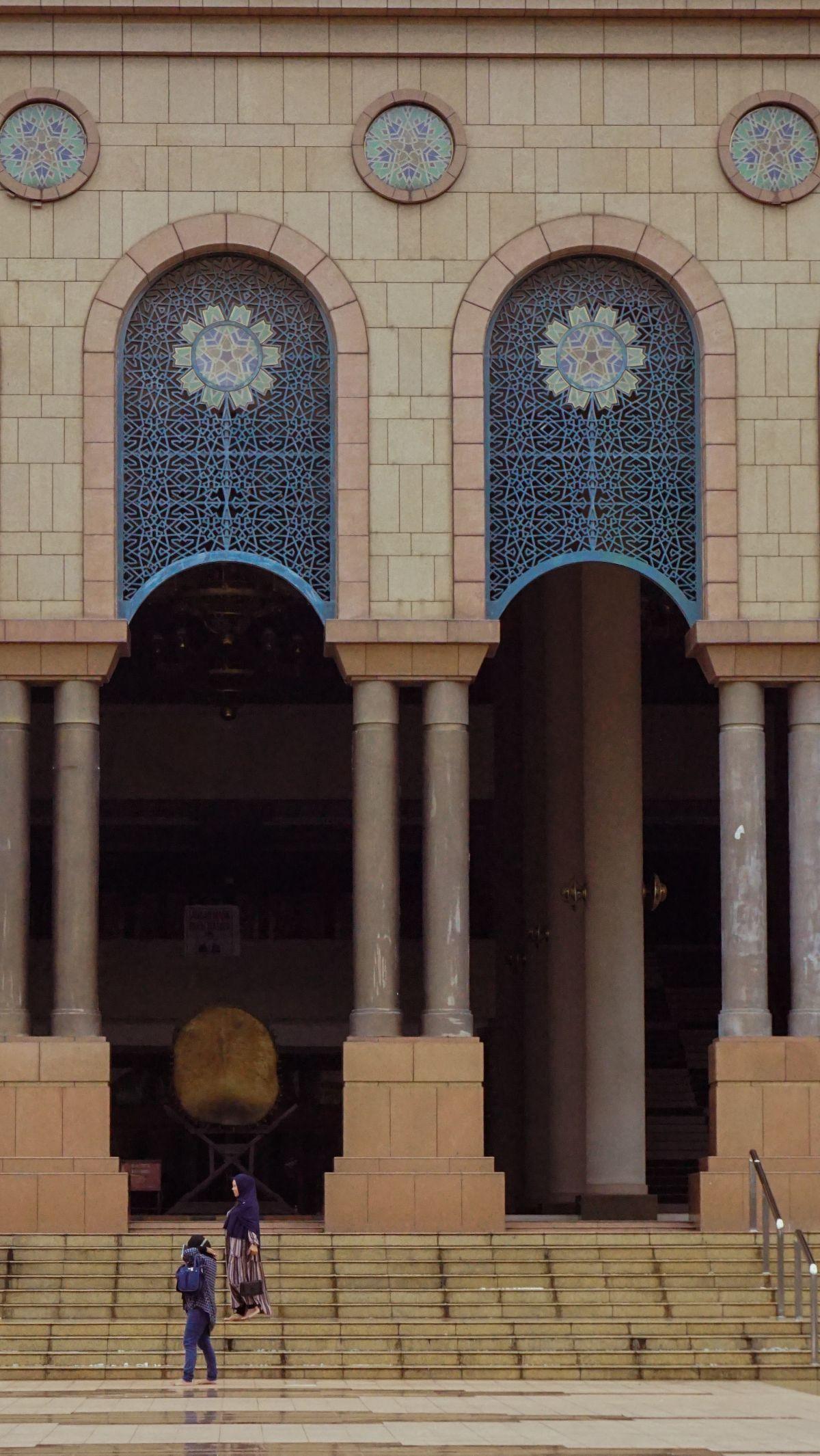 Ramadan selalu menjadi bulan yang paling ditunggu-tunggu oleh umat Muslim. Apalagi, pada bulan Ramadan ini segala ibadah yang dilakukan akan dilipatgandakan pahalanya oleh Allah SWT.