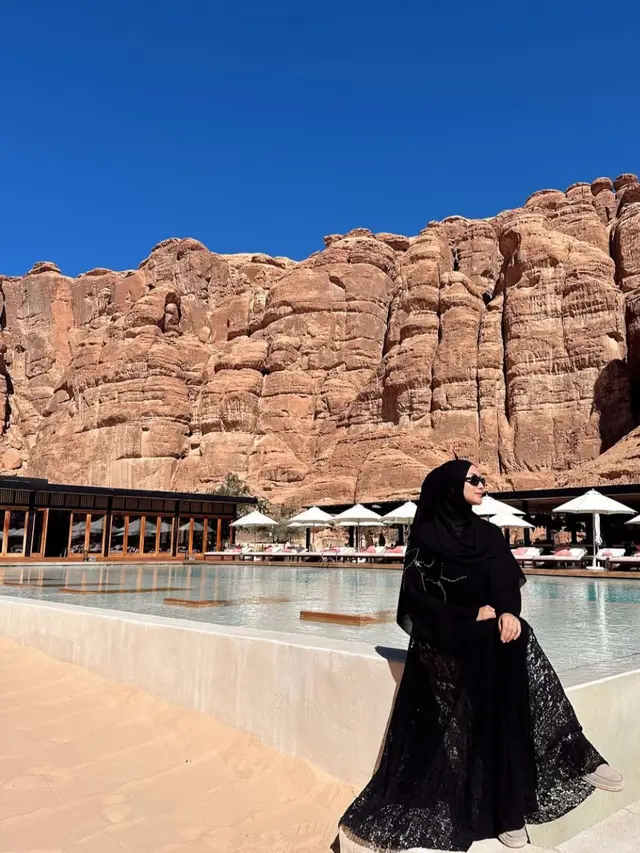 Potret Citra Kirana Sambangi Kota AI Ula di Arab Saudi  (credit: instagram.com/citraciki).