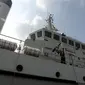 Seorang prajurit berdiri di atas kapal survei TNI AL, KRI Rigel 933 yang tiba di Dermaga JICT II, Pelabuhan Tanjung Priok, Jakarta, Jumat (15/5). Kapal tersebut ‎tiba dari Prancis setelah menempuh perjalanan hampir 2 bulan. (Liputan6.com/Faizal Fanani)