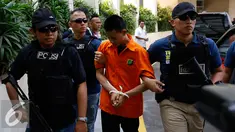 Polda Metro Jaya menggelar rekonstruksi pembunuhan warga negara Jepang, Yoshimi Nishimura, yang ditemukan tewas di Apartemen Casa Grande, Kasablanka, Tebet, Jakarta, Senin (14/9/2015). (Liputan6.com/Yoppy Renato)