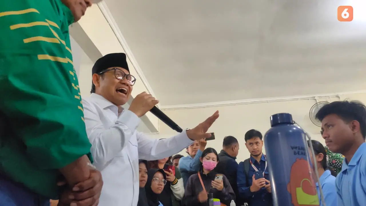 Cak Imin ajak perguruan tinggi di Indonesia ikut program Sekolah Rakyat, mencontoh Unesa yang sediakan gedung dan fasilitas belajar demi memutus rantai kemiskinan melalui pendidikan. (Foto: Dewinta Wulandari/Liputan6.com)