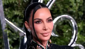 Kim Kardashian Jujur Sempat Jomlo 5 Tahun, Sekarang Jadi Kekasih Lewis Hamilton