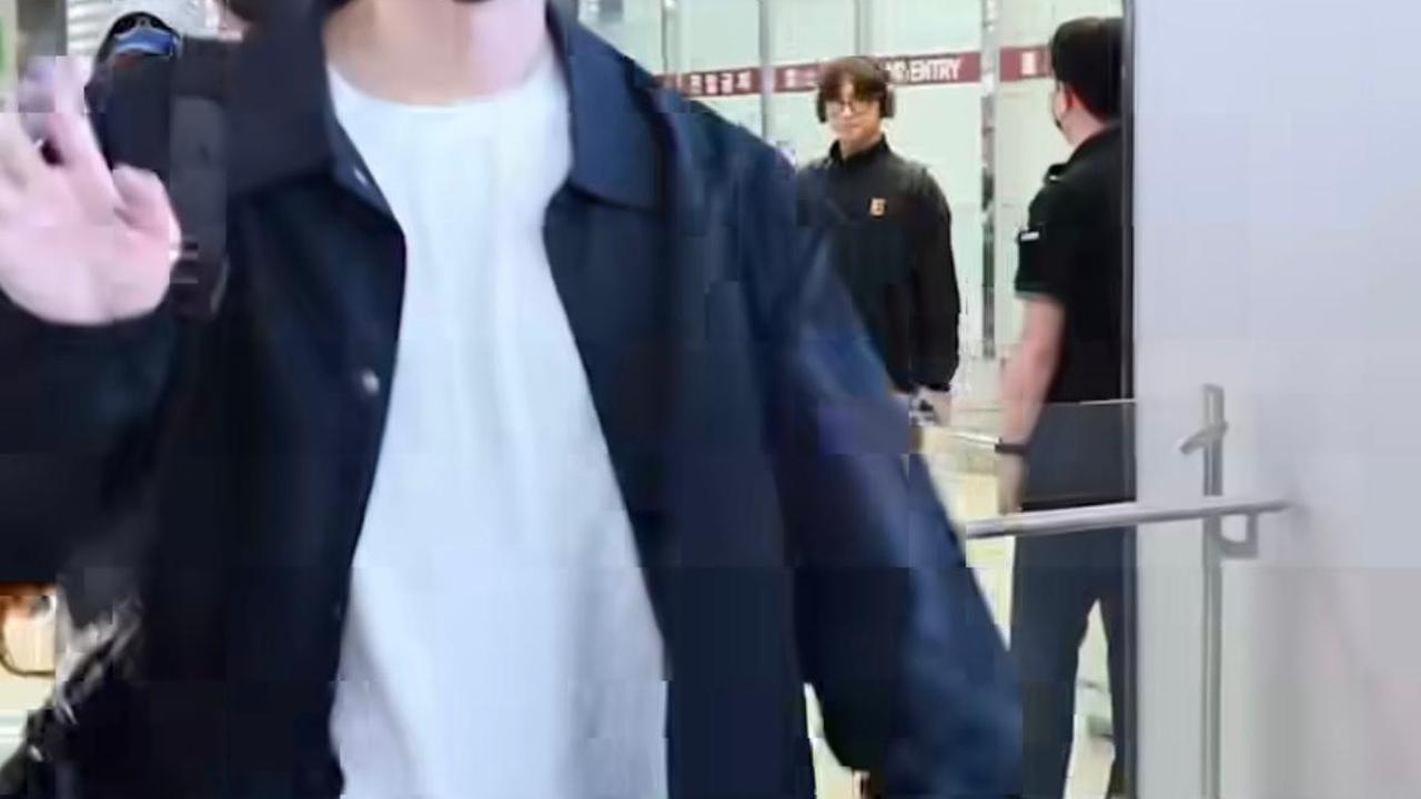 9 Gaya Airport SEVENTEEN yang Skena Banget, Tiap Membernya Punya Signature Look