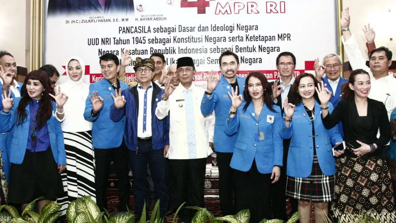 Ketua MPR RI Zulkifli Hasan melakukan Sosialisasi 4 Pilar di Pendopo Walikota Mataram, Nusa Tenggara Barat (NTB).
