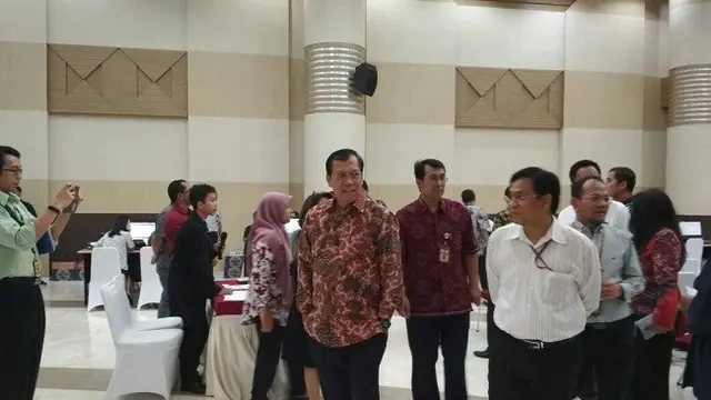 Dirjen Pajak Robert Pakpahan meninjau pelaporan SPT Pajak Tahun 2017 di kantor LTO, Jakarta (Dok Foto: Septian Deny/Liputan6.com)