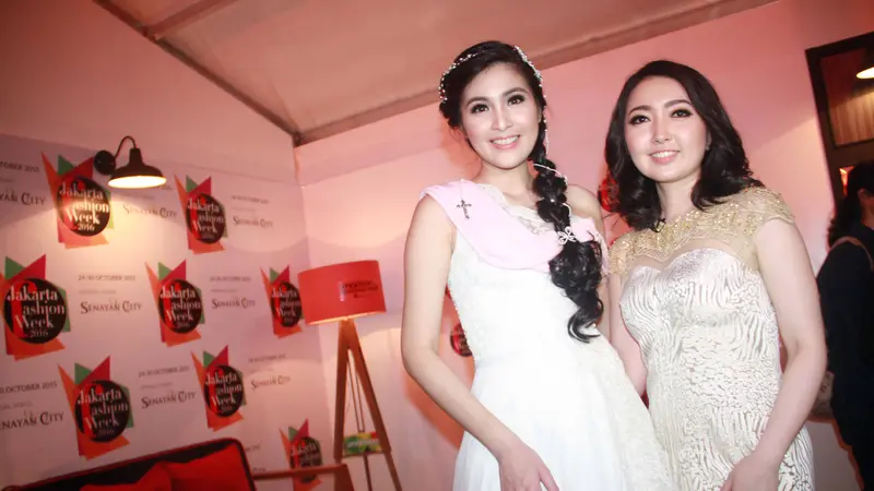 Dominique Nadine dan Sandra Dewi