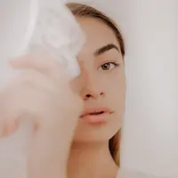 Ilustrasi kulit dewy (unsplash.com/Lydz Leow)